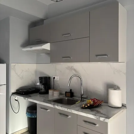Thanias's 1 Apartment Tríkala