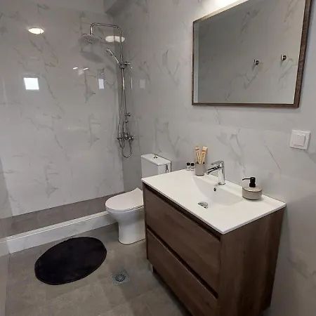 Thanias's 1 * Tríkala