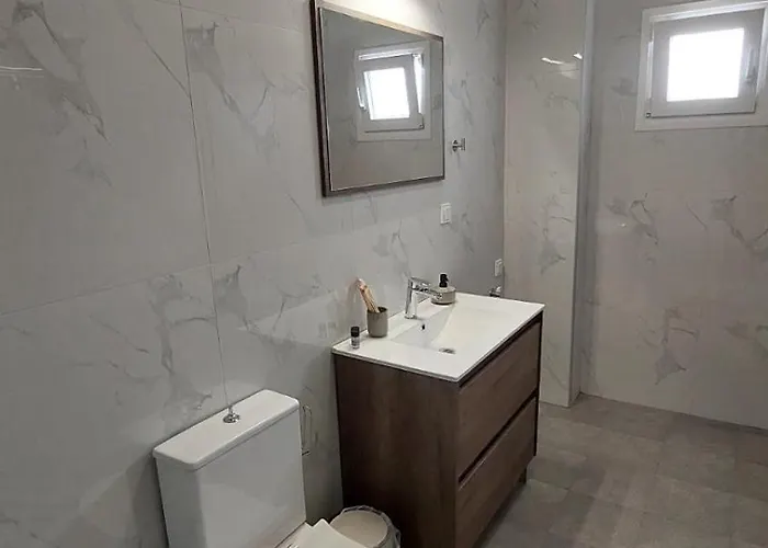 Thanias's 1 Apartment *